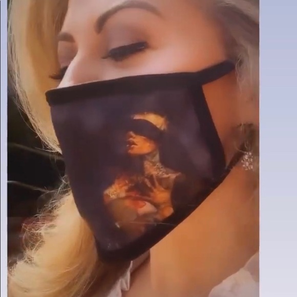 Face mask - Picture 2 of 3